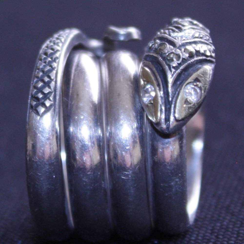 Ring - Picture 3 of 3